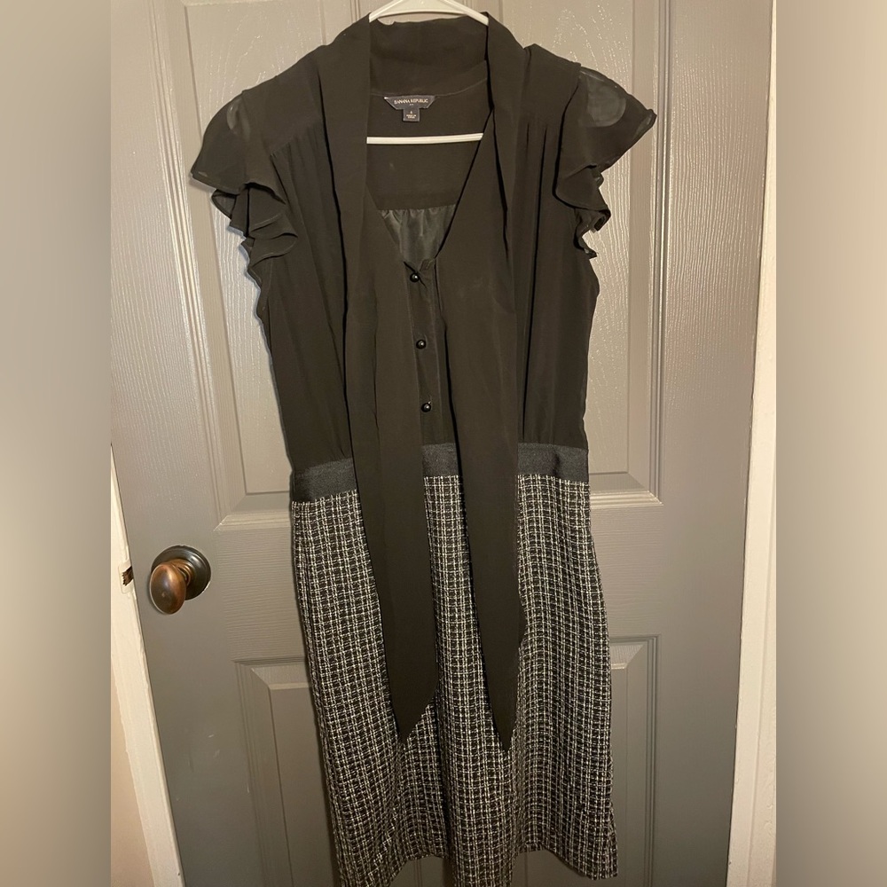 PreLoved Banana Republic Black/Black-Tweed Pattern Dress w/ Flutter Sleeves Sz4